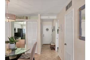 708 TAMIAMI TRAIL, VENICE, FL 34285 - MLS#MFRN6144042