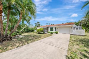 201 LYONS BAY ROAD, NOKOMIS, FL 34275 - MLS#MFRN6144118