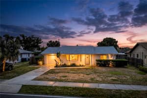 532 CENTER ROAD, VENICE, FL 34285 - MLS#MFRN6144319