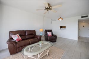 618 BIRD BAY DRIVE, VENICE, FL 34285 - MLS#MFRN6144486