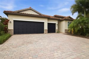 13422 SAW PALM CREEK TRAIL, LAKEWOOD RANCH, FL 34211 - MLS#MFRN6144550