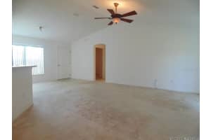 19 Silver Cir, Edgewater, FL 32141, Sold 03/15/16