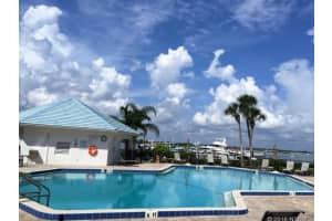 2700 N Peninsula Ave, New Smyrna Beach, FL 32169, Sold 07/22/16