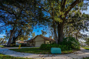 957 Tall Pine Dr, Port Orange, FL 32127, Sold 05/29/20