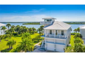 615 Riverside Landing Dr, Oak Hill, FL 32759, Sold 04/23/21