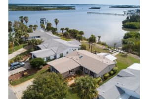 325 Marsh Lndg Dr, Oak Hill, FL 32759, Sold 09/24/21
