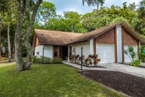 816 Stonybrook Cir, Port Orange, FL 32127, Sold 01/18/22