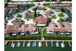 105 Lagoon Ct, New Smyrna Beach, FL 32169, Sold 04/13/22