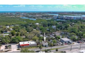 607 Dixie FREEWAY, NEW SMYRNA BEACH, FL 32168 - MLS#MFRNS1073998
