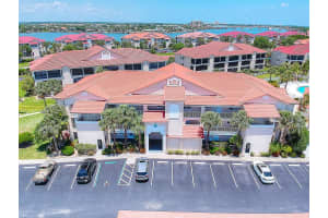 407 Bouchelle Dr, New Smyrna Beach, FL 32169, Sold 08/11/23