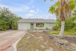 301 PINE STREET, NEW SMYRNA BEACH, FL 32169 Sold 02/19/25