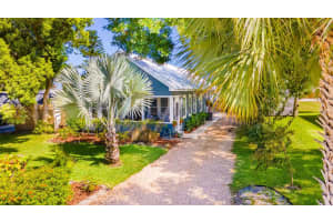 128 WOODLEY AVENUE, EDGEWATER, FL 32132 Sold 09/25/24