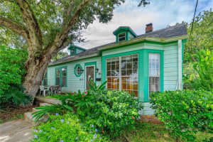 1206 S Riverside Dr, NEW SMYRNA BEACH