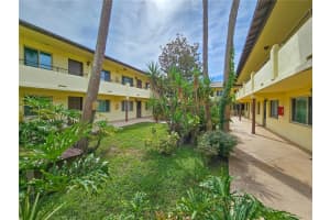 400 OAKRIDGE BOULEVARD, DAYTONA BEACH, FL 32118 Sold 03/04/25
