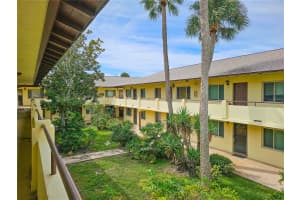 400 OAKRIDGE BOULEVARD, DAYTONA BEACH, FL 32118 Sold 03/04/25
