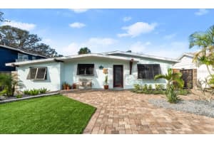 624 S Pine St, NEW SMYRNA BEACH