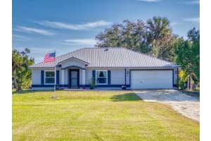 977 Bay Dr, NEW SMYRNA BEACH