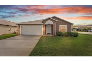 230 Oak Branch Dr, EDGEWATER