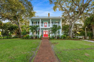 504 RIVERSIDE DRIVE, NEW SMYRNA BEACH, FL 32168 Sold 04/17/25