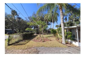 1975 LAKE DRIVE, NEW SMYRNA BEACH, FL 32168 Sold 05/22/25