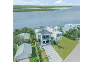 1194 N Peninsula New Smyrna Beach, FL 32169 - Off Market