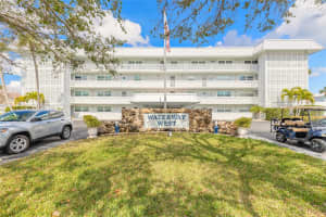 315 N CAUSEWAY #D301, NEW SMYRNA BEACH, FL 32169 - MLS#MFRNS1084220
