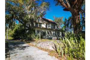114 N Riverside Dr, EDGEWATER