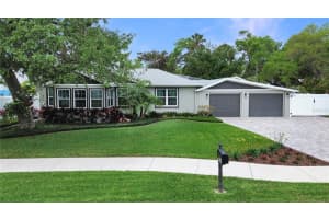 606 S Pine St, NEW SMYRNA BEACH