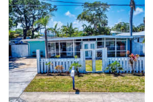 650 S Pine St, NEW SMYRNA BEACH
