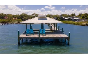 427 RIVERSIDE DRIVE, EDGEWATER, FL 32132 Sold 04/17/25