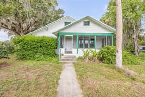 102 N Brooks Cir, OAK HILL