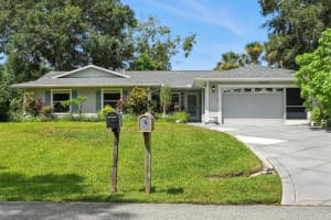 1910 Pine Tree Dr, EDGEWATER