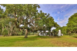 314 Carol Ann Dr, EDGEWATER