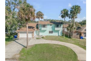2715 Pine Tree Dr, EDGEWATER