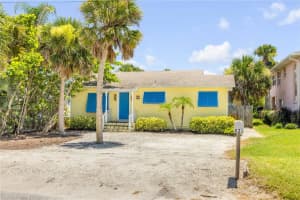 821 Ocean Ave, NEW SMYRNA BEACH