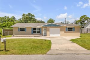 2416 Pine Tree Dr, EDGEWATER