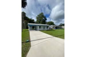 302 Adele St, EDGEWATER