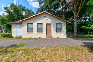 9 Stuart Dr, HOLLY HILL