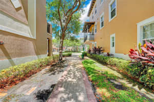 454 147TH AVENUE, PEMBROKE PINES, FL 33027 - MLS#MFRNS1085851