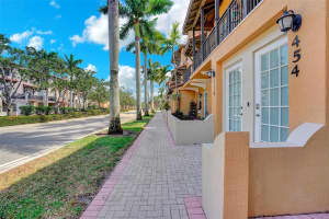 454 147TH AVENUE, PEMBROKE PINES, FL 33027 - MLS#MFRNS1085851