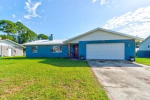 3323 Pine Tree Dr, EDGEWATER