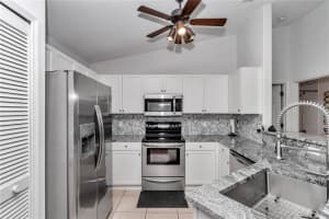 5556 GROVE MANOR, LADY LAKE, FL 32159 - MLS#MFRNS1085920