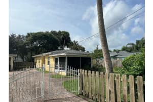 401 OAKWOOD AVENUE, NEW SMYRNA BEACH, FL 32169 - MLS#MFRNS1086126