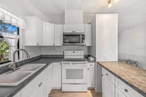 2201 RIDGEWOOD AVENUE, EDGEWATER, FL 32141 - MLS#MFRNS1086297
