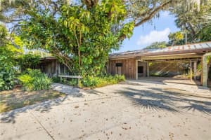 601 S Pine St, NEW SMYRNA BEACH