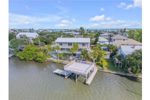 824 Eel Ave, NEW SMYRNA BEACH