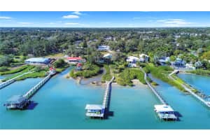 425 RIVERSIDE DRIVE, EDGEWATER, FL 32132 - MLS#MFRNS1087077