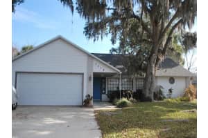 2213 Pine Tree Dr, EDGEWATER