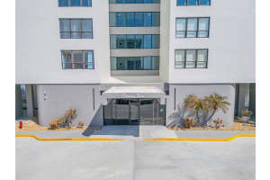 2987 ATLANTIC AVENUE, DAYTONA BEACH, FL 32118 Sold 04/13/26