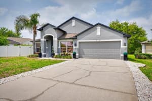 813 GRAND HUGHEY COURT, APOPKA, FL 32712 - MLS#MFRNS1087722